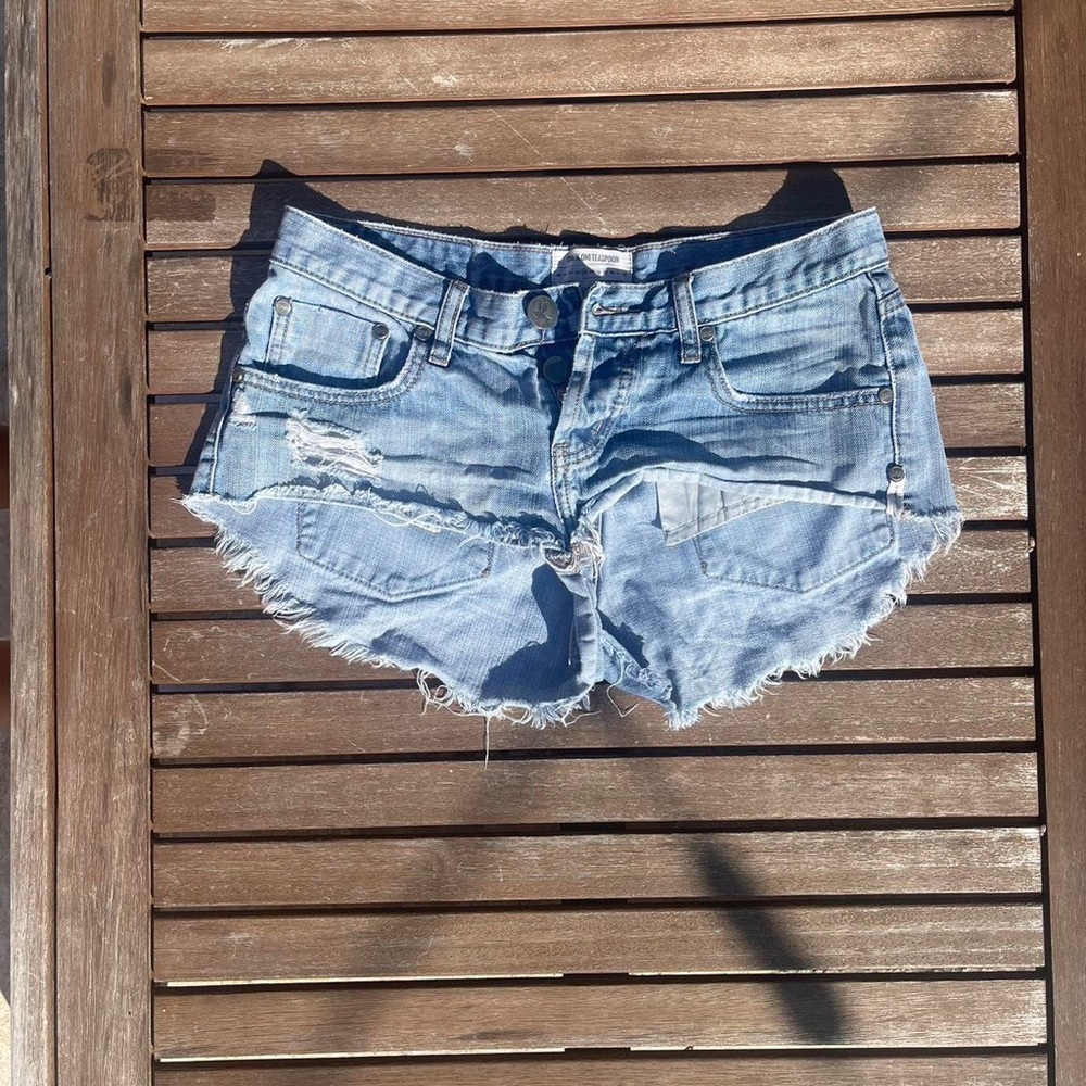 ONE X ONETEASPOON shorts (true to size) #oneteaspoon #distressed